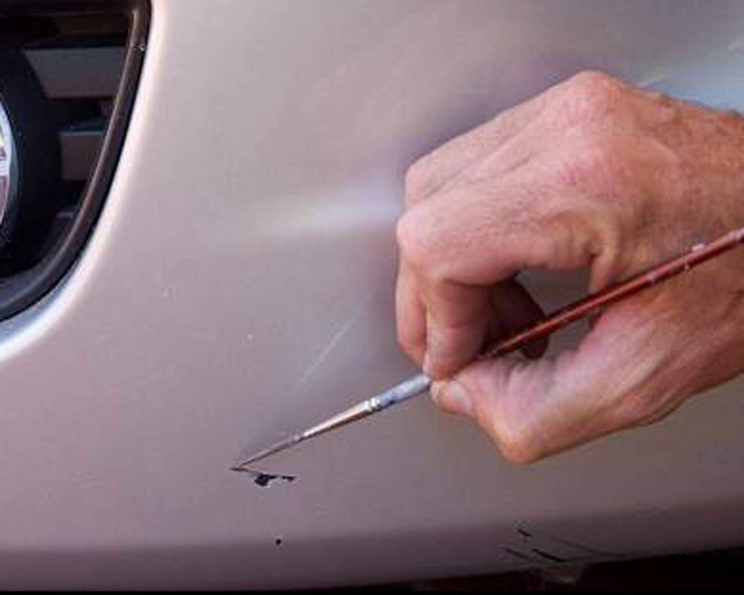 repair-car-scratches-touch-up-paint-at-home